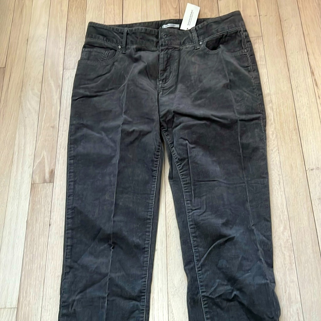 Brand New Banana Republic Dark Grey Corduroy Jeans Sz 10 Brand New Banana Republic Dark Grey Corduroy Jeans Sz 10
